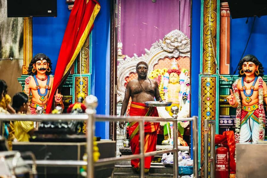 Kuala Lumpur: Batu Caves Half-Day Tour with Pick-Up Option - What to wear and bring