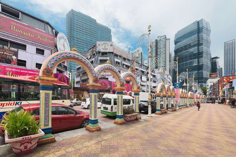 Kuala Lumpur: Batu Caves & Historic Buildings Tour - Chinatown, Petaling Street and the city’s food culture