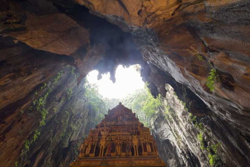 Kuala Lumpur : Batu Caves Private Tour - Ramayana Cave adds a different layer