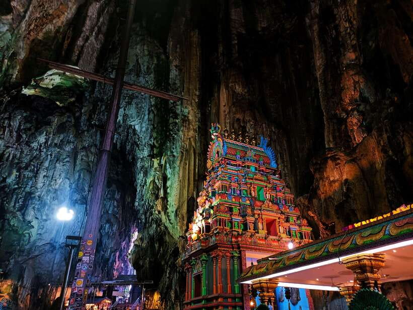 Kuala Lumpur: Batu Caves, Ramayana Caves & Kanching Falls - Three contrasting stops outside Kuala Lumpur