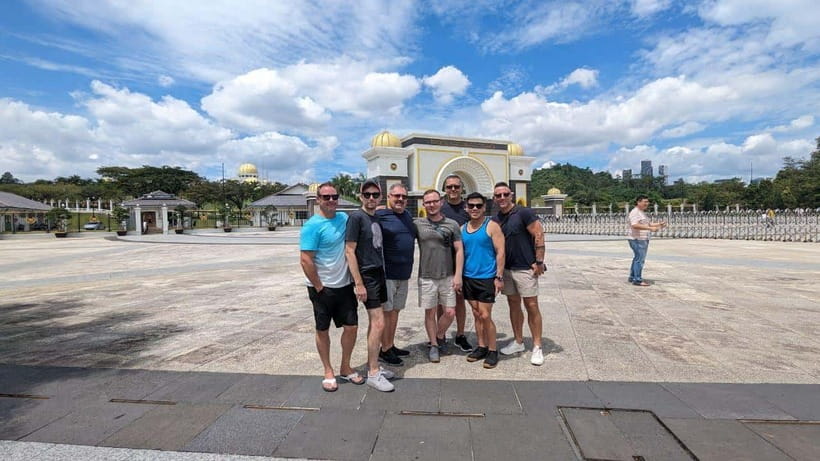 Kuala Lumpur: Batu Caves, Thean Hou Temple & National Mosque - Should you book this Kuala Lumpur temple tour?