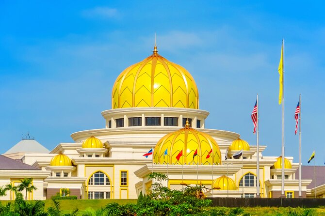 Kuala Lumpur City & Batu Caves Temple Private Tour - National Mosque: respectful access and local context