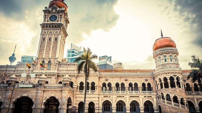 Kuala Lumpur: City Sights, Batu Caves and Fireflies Day Trip - A big day that connects city, shrine, wildlife, and river