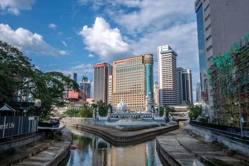 Kuala Lumpur: City Tour & Batu Caves Combo - Moorish architecture and the old railway quarter