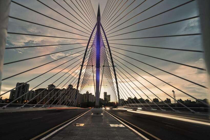 Kuala Lumpur: City Tour, KL Tower Ticket & Putrajaya w/ Boat - What the private format really adds