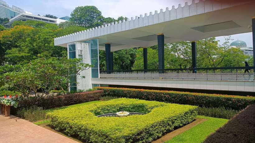 Kuala Lumpur City Tour with KL Tower Ticket - Istana Negara and the royal side of Malaysia