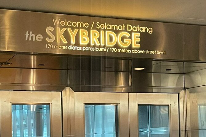 Kuala Lumpur City Tour with Petronas Twin Tower Admission Ticket - Merdeka Square and the Sultan Abdul Samad Building