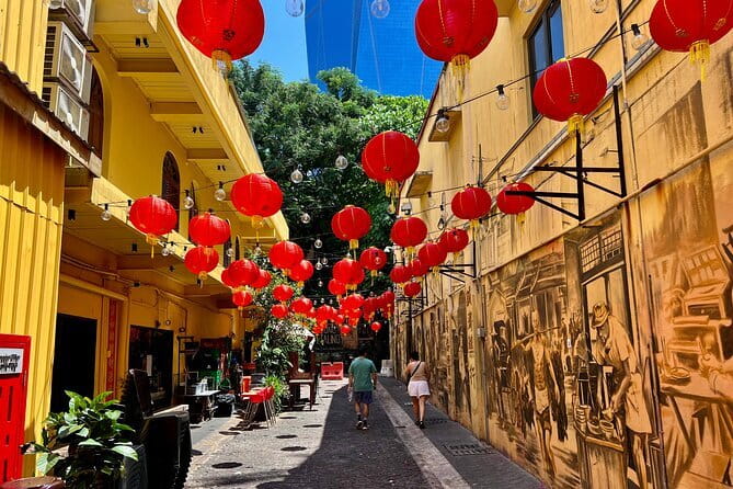 Kuala Lumpur Food Tour with 12+ Authentic Dishes & Local Secrets - Lorong Panggung and the old back lanes