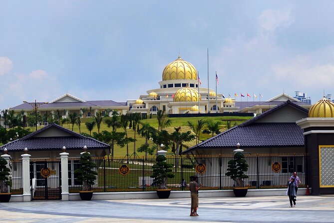 Kuala Lumpur Full Day City Tour with Petronas Twin Tower Tickets - Royal Selangor and KL Tower