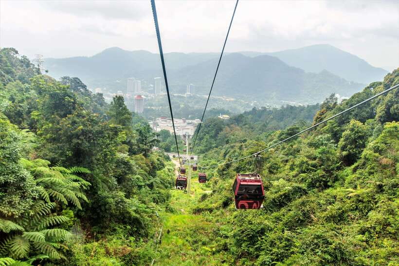 Kuala Lumpur: Genting Highland Tour with SkyWorld Theme Park - Leaving Kuala Lumpur for the Titiwangsa Mountains