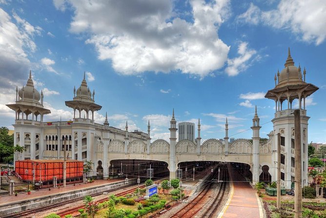 Kuala Lumpur Half-day City Tour - National Monument: a quiet stop with serious meaning