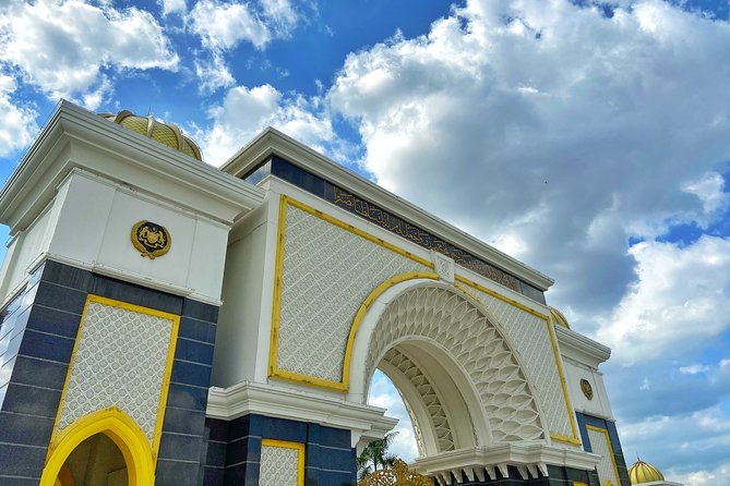 Kuala Lumpur Half Day City Tour (Private Tour) - Taman Tugu Malaysia and the National Monument