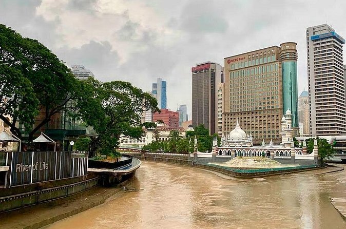 Kuala Lumpur InfoFun Walking Tour Experience - Fitness, weather, and what to carry