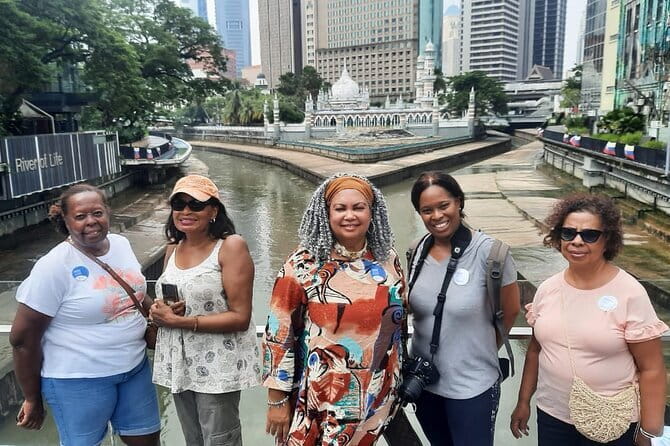 Kuala Lumpur International Airport Layover Tour - Central Market and Kuala Lumpur’s religious mix