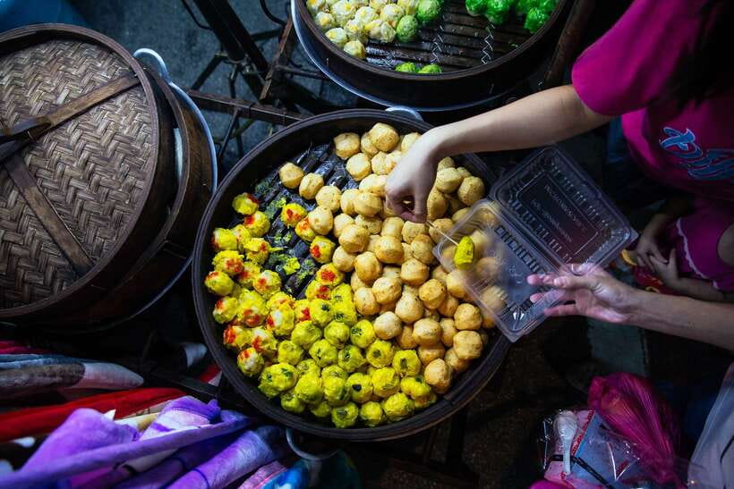 Kuala Lumpur: Local Street Food Night Tour - Why this Kuala Lumpur food tour works