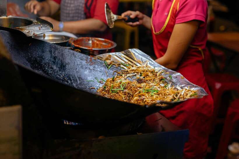 Kuala Lumpur: Local Street Food Night Tour - How much food do you actually get?