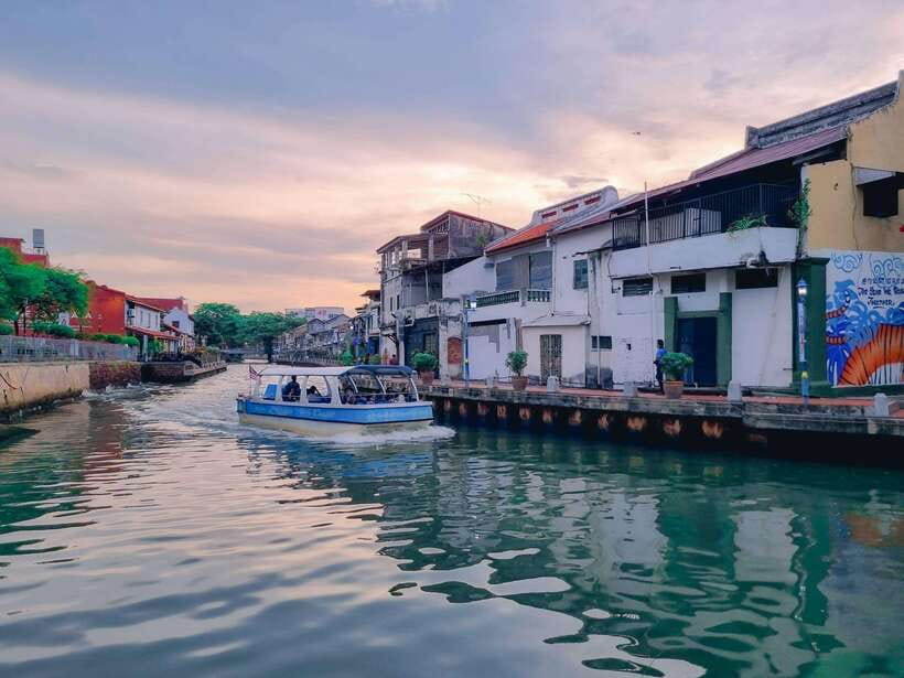 Kuala Lumpur: Malacca Day Trip with River Cruise and Lunch - Dutch Square and the old church