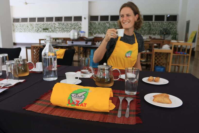 Kuala Lumpur: Malaysian Cooking Class with Market Tour - Eating the lunch you made yourself