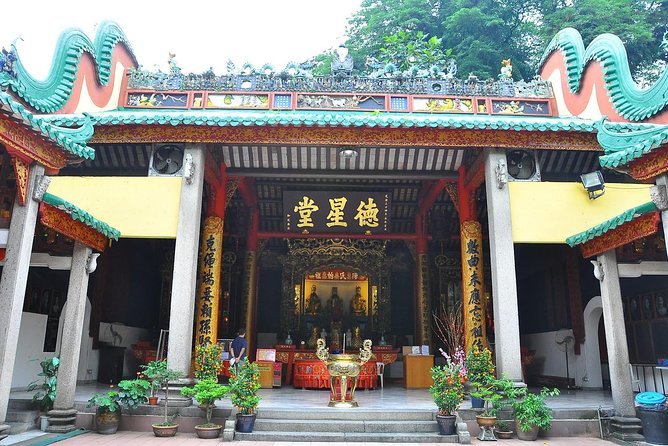 Kuala Lumpur Night Tour - Thean Hou Temple supplies a short but memorable pause