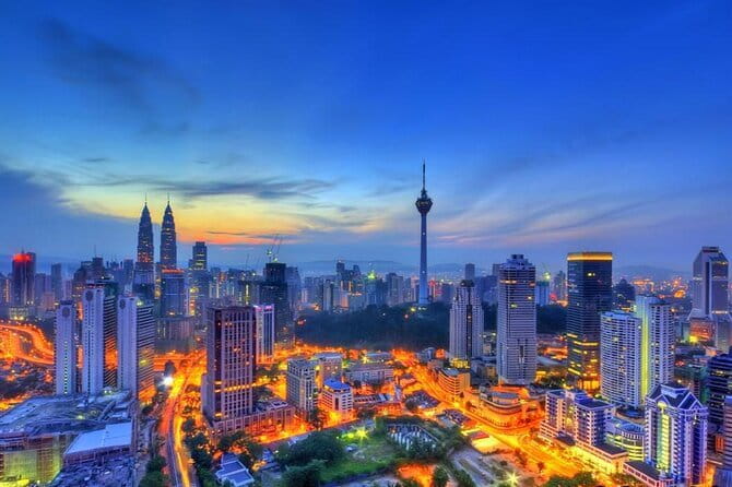 Kuala Lumpur: Nightlife Walking Tour with Local Guide - The helipad that becomes a bar