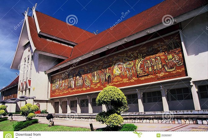 Kuala Lumpur Private City Highlights Tour - The National Monument puts independence into context