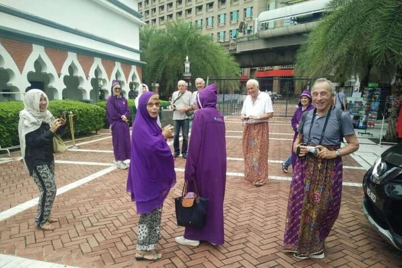 Kuala Lumpur: Private custom walking tour with a local guide - Why a private walk helps in Kuala Lumpur
