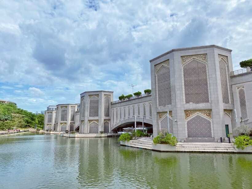 Kuala Lumpur: Putrajaya Tour Half Day Tour [Shared/Private] - Seeing Perdana Putra and Malaysia’s government center