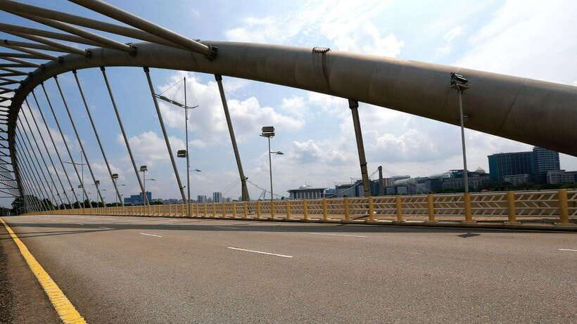 Kuala Lumpur: Putrajaya Tour with Traditional Boat Cruise - Why Putrajaya makes a good break from Kuala Lumpur