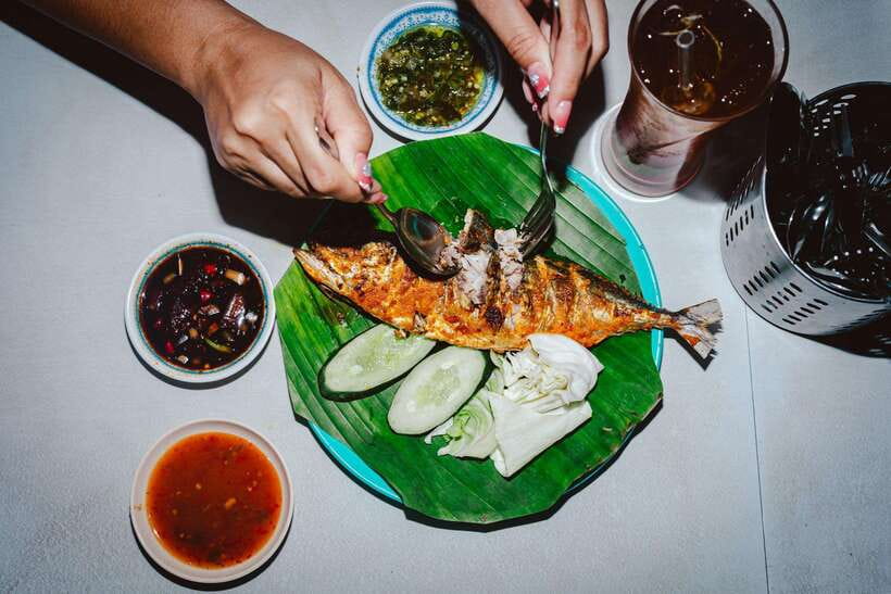 Kuala Lumpur: Sambal Street Food Tour with 15+ Tastings - Grilled mackerel and sambal bring the heat