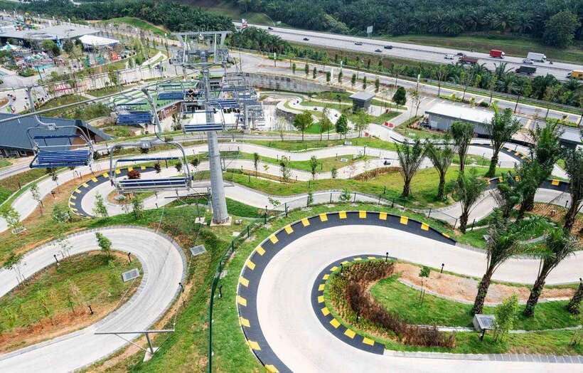Kuala Lumpur: Skyline Luge Admission Ticket - Four tracks with tunnels and tight corners