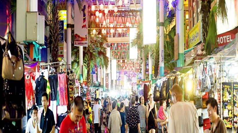 Kuala Lumpur: Street Market Exploration & Shopping Tour - Guides can shape the experience