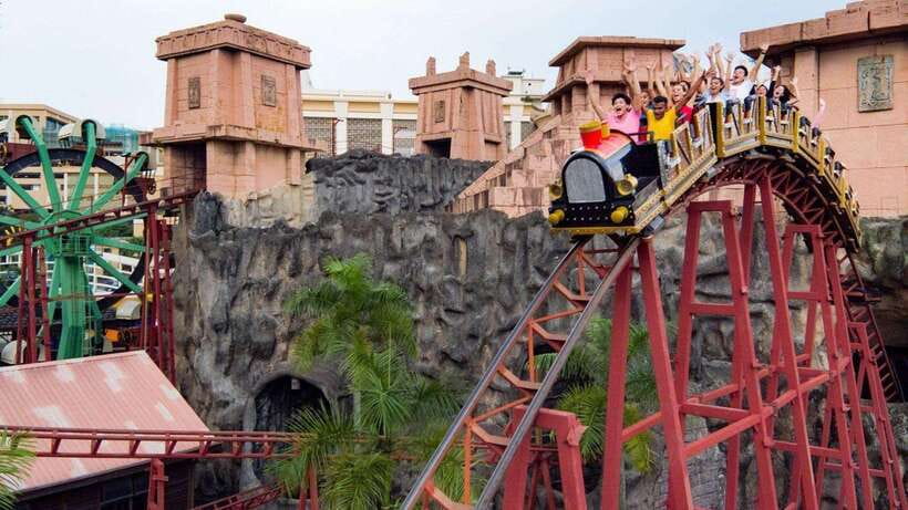 Kuala Lumpur: Sunway Lagoon Theme Park Ticket with Transfer - The 30-minute ride from central Kuala Lumpur