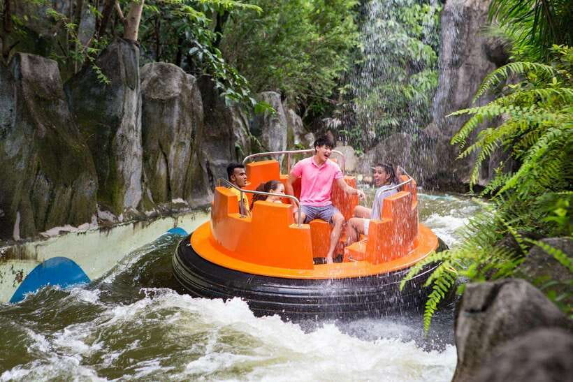 Kuala Lumpur: Sunway Lagoon Ticket & 1-Way Transfer - Water Park and Surf Beach: the strongest reason to come