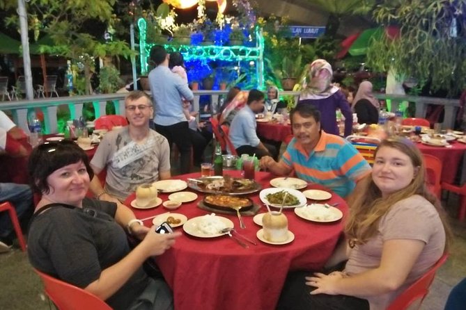 Kuala Selangor Fireflies Tour with Fort Altingsburg & Dinner - Who should book this outing