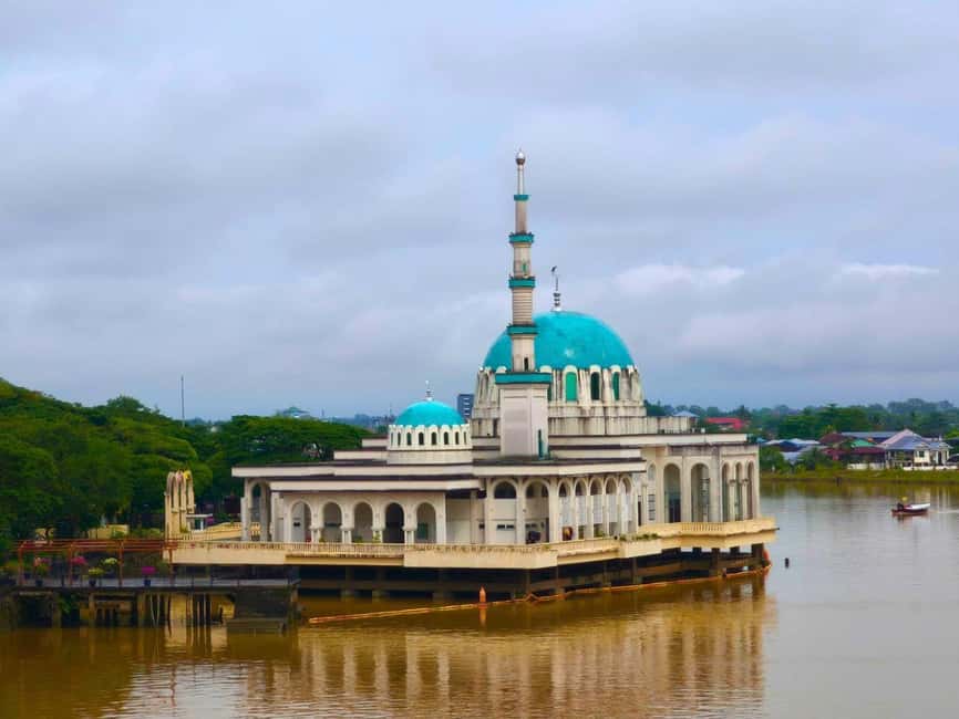 Kuching: Walking Tour with Sampan Boat Ride and Lunch - Key points at a glance