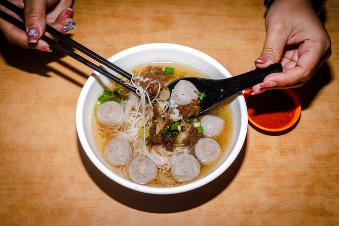 Laksa Lanes Kuala Lumpur Food Tour with 14+ Tastings - What the guides add to the experience