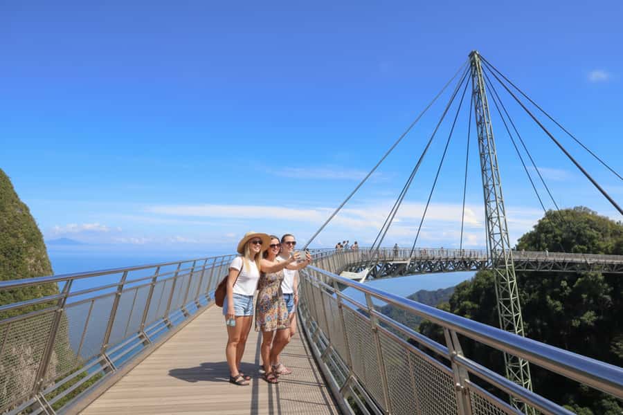 Langkawi: Half- or Full-Day Private Car Tour of Highlights - What the driver adds to the day