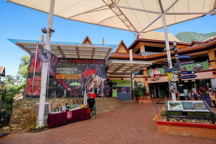 Langkawi: Iconic Landmarks & Natural Wonders Guided Tour - Timing, walking, and what to bring