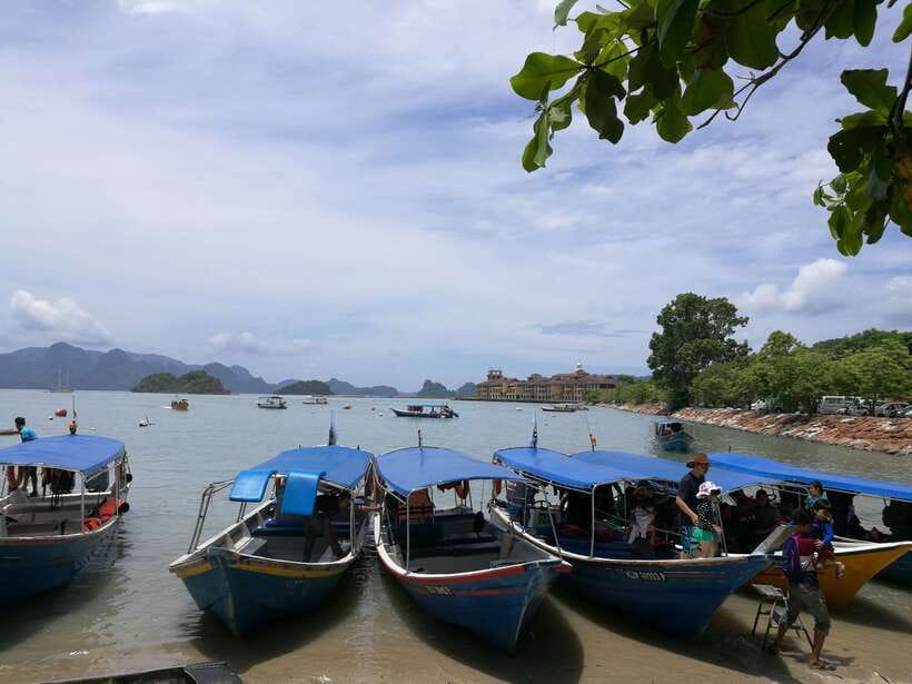 Langkawi: Mangrove Kilim UNESCO Geopark & Cave Tour - Bat caves offer atmosphere, not guaranteed wildlife