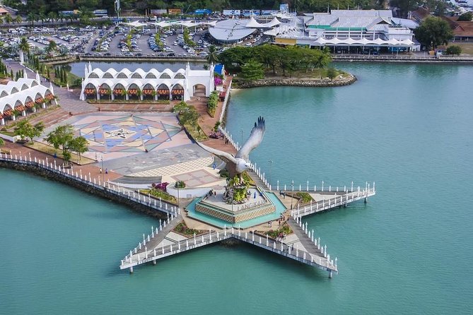 Langkawi Private Guided Tour - Top Highlights In a Day - Choosing Between Beaches, Markets, and Culture
