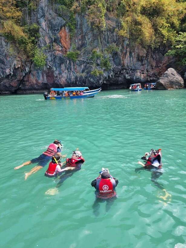 Langkawi: Tanjung Rhu Mangrove Speedboat Tour - Crocodile Cave and the strange limestone shapes