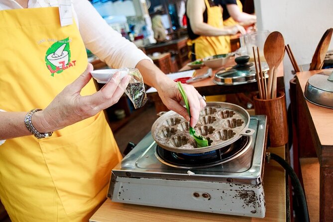 LaZat Malaysian Cooking Class - Roti canai, coffee, and a gentle start