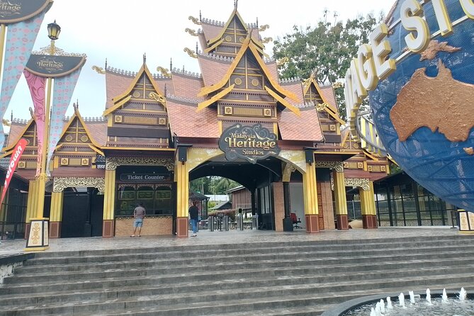 MALACCA DAY TRIP (Price based per Car) - Dutch Square and Malacca’s historic center
