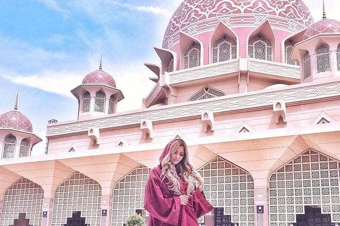 Malacca Instagram Tour: Most Famous Spots (Private & All-Inclusive) - The Melaka River offers a slower look at the city
