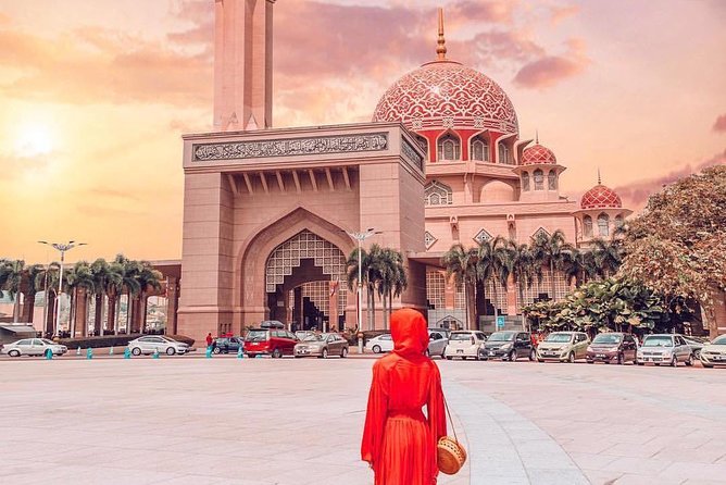 Malacca Instagram Tour: Most Famous Spots (Private & All-Inclusive) - Jonker Street gives you an hour for food and browsing