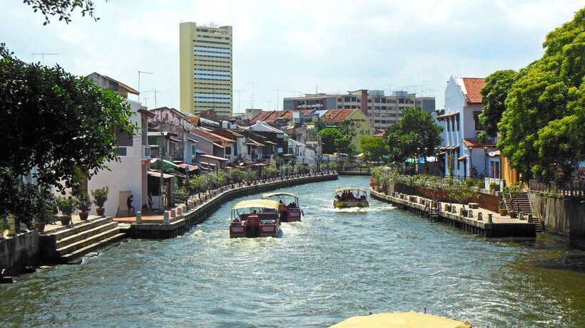 Malacca & Putrajaya Tour - Red Square and the red-painted heart of town