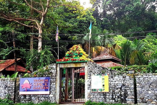 Malaysia: Penang Tropical Spice Garden Guided Tours Tickets - The gift shop keeps the spice theme going
