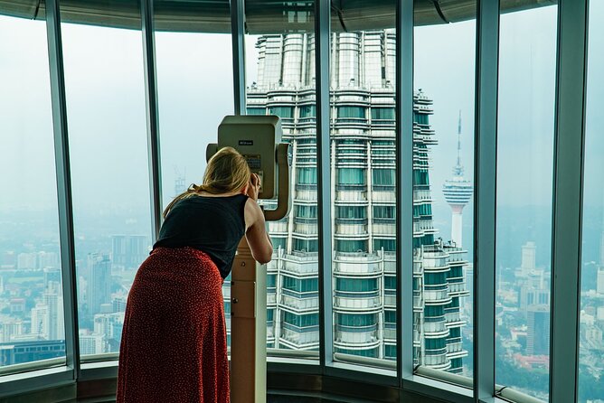 Malaysia Petronas Twin Tower Observation Deck E-Tickets - From the ticket counter to the 170-meter lift ride
