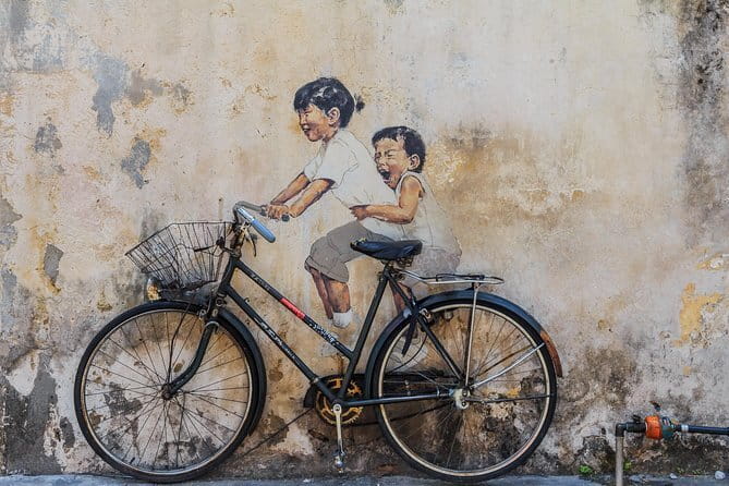Melaka Hotels to Kuala Lumpur Hotels - A Private Ride Versus a Cheaper Bus