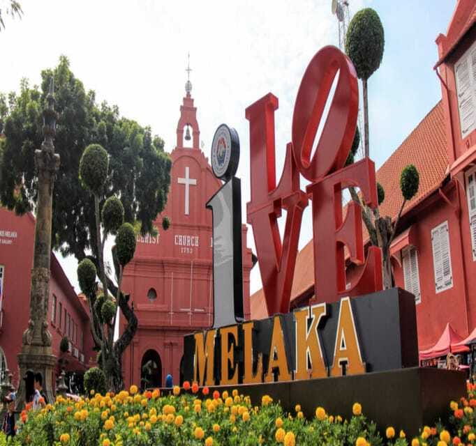 Melaka: Private Full-Day City Tour - Jonker Street is the best place to slow down